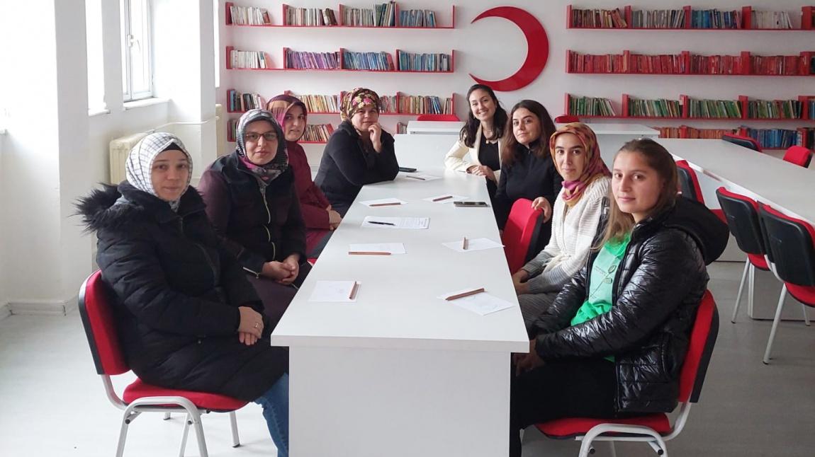 Anasınıfı Velilerimize İlkokula Hazırlık Semineri Verilmiştir.